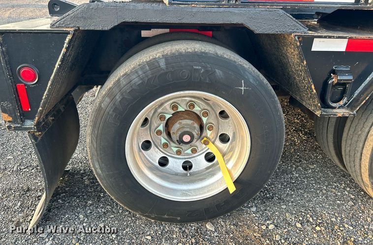 image for item KW9082 2007 Trail King TK13OHDG-533  lowboy equipment trailer