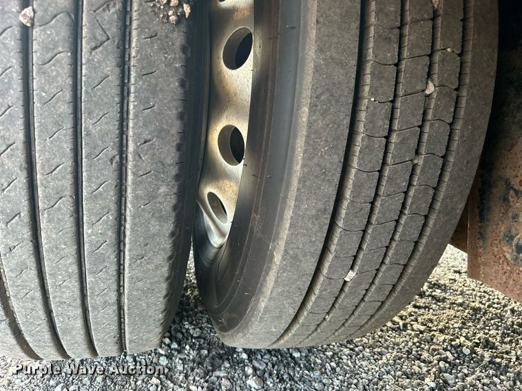 image for item KW9082 2007 Trail King TK13OHDG-533  lowboy equipment trailer