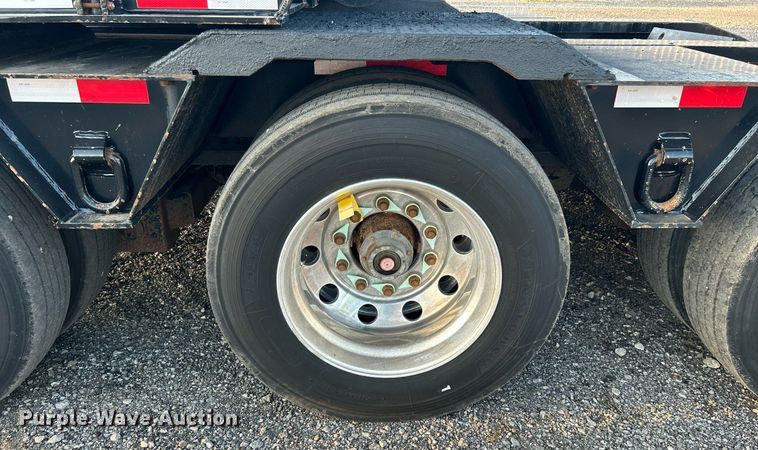 image for item KW9082 2007 Trail King TK13OHDG-533  lowboy equipment trailer