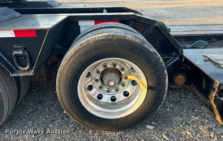 image for item KW9082 2007 Trail King TK13OHDG-533  lowboy equipment trailer