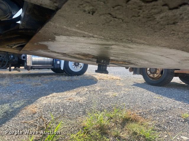 image for item KW9082 2007 Trail King TK13OHDG-533  lowboy equipment trailer