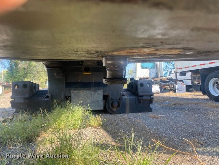 image for item KW9082 2007 Trail King TK13OHDG-533  lowboy equipment trailer