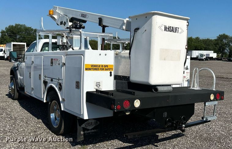 image for item KW9091 2010 Ford F450 Super Duty XL  bucket truck