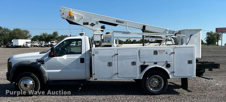 image for item KW9091 2010 Ford F450 Super Duty XL  bucket truck