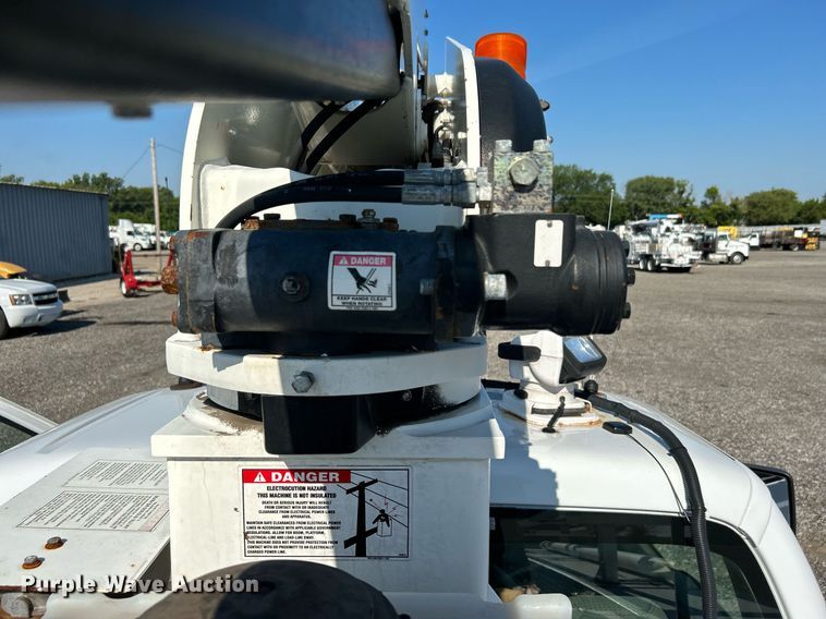 image for item KW9091 2010 Ford F450 Super Duty XL  bucket truck