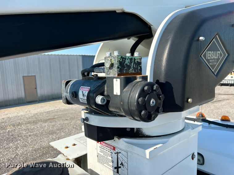 image for item KW9091 2010 Ford F450 Super Duty XL  bucket truck