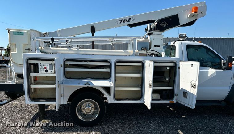 image for item KW9091 2010 Ford F450 Super Duty XL  bucket truck