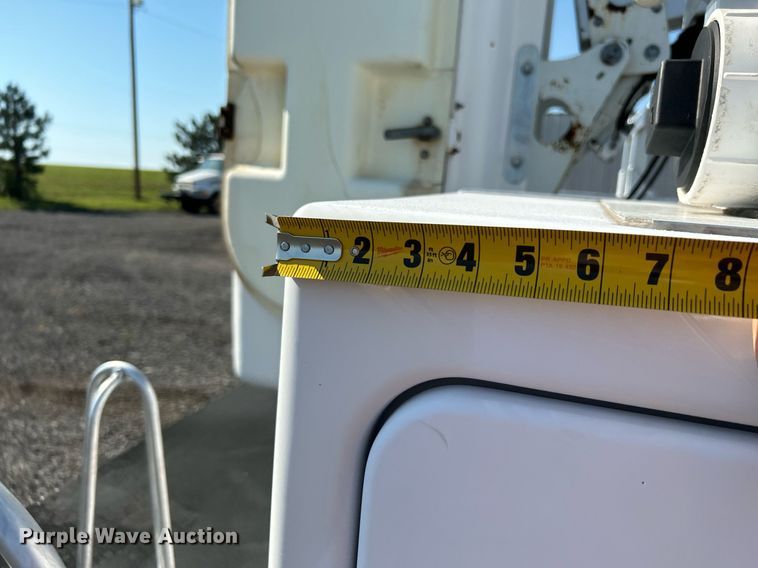 image for item KW9091 2010 Ford F450 Super Duty XL  bucket truck