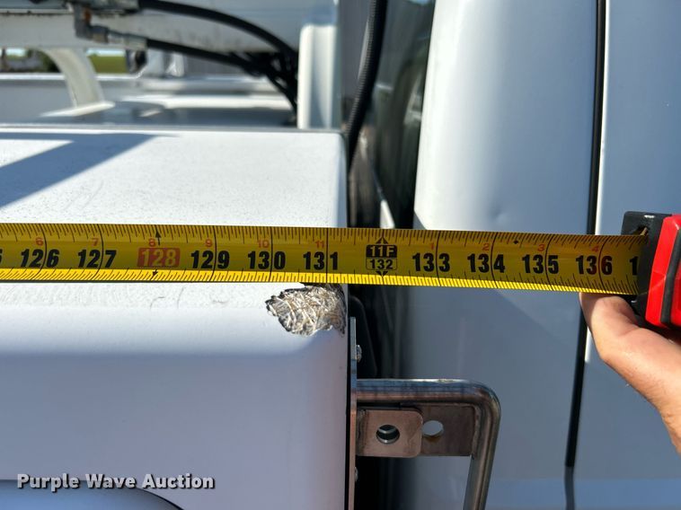 image for item KW9091 2010 Ford F450 Super Duty XL  bucket truck