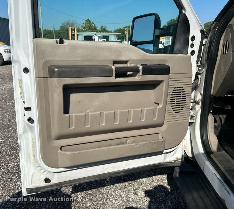 image for item KW9091 2010 Ford F450 Super Duty XL  bucket truck