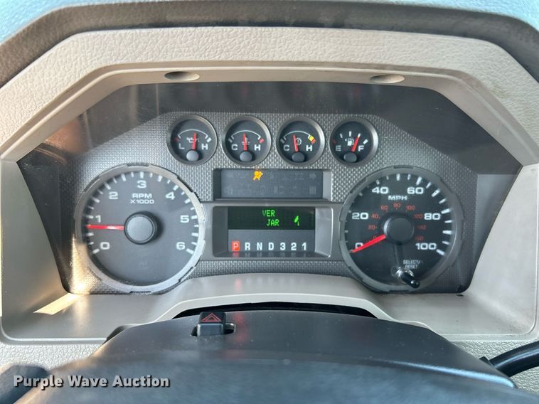 image for item KW9091 2010 Ford F450 Super Duty XL  bucket truck