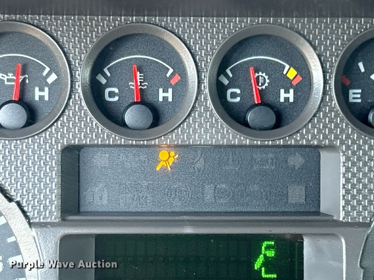 image for item KW9091 2010 Ford F450 Super Duty XL  bucket truck