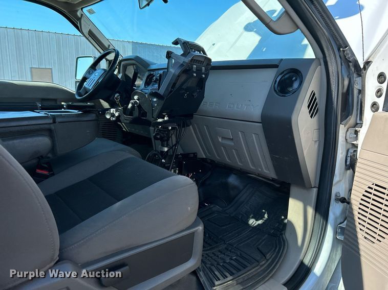 image for item KW9091 2010 Ford F450 Super Duty XL  bucket truck