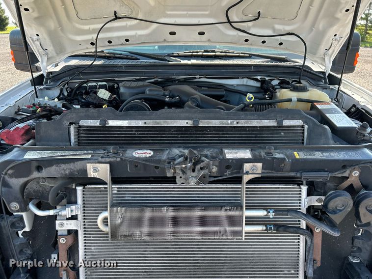 image for item KW9091 2010 Ford F450 Super Duty XL  bucket truck