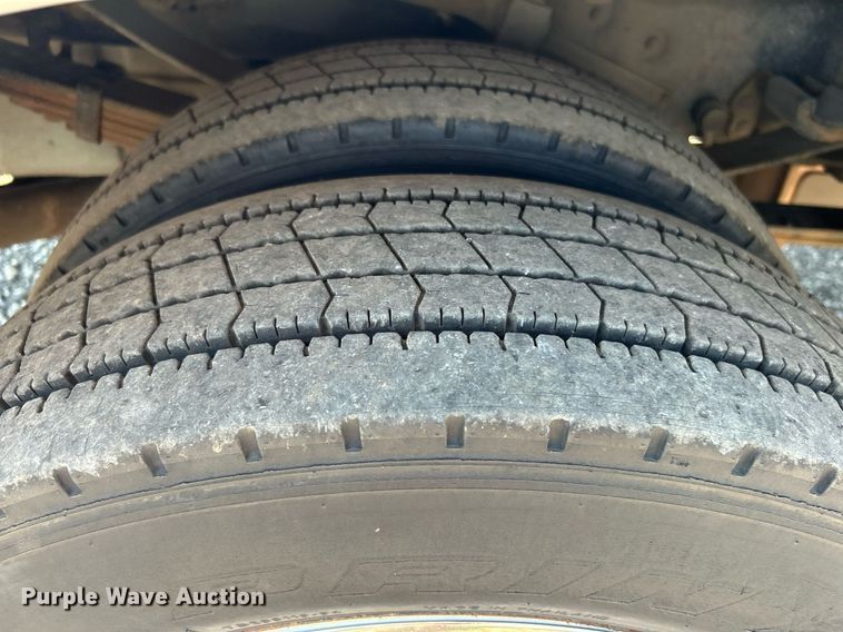 image for item KW9091 2010 Ford F450 Super Duty XL  bucket truck