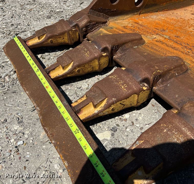 image for item LF9471 Caterpillar  excavator bucket