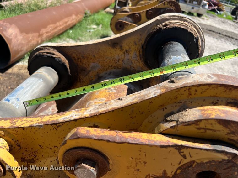 image for item LF9471 Caterpillar  excavator bucket