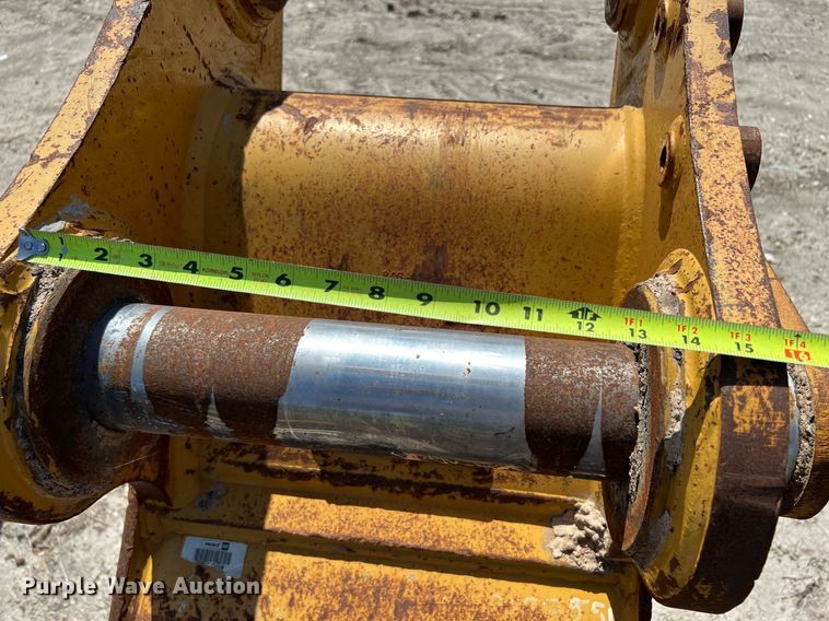 image for item LF9472 (2) Caterpillar excavator buckets