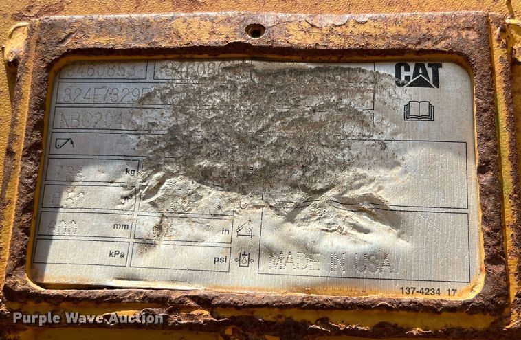 image for item LF9472 (2) Caterpillar excavator buckets