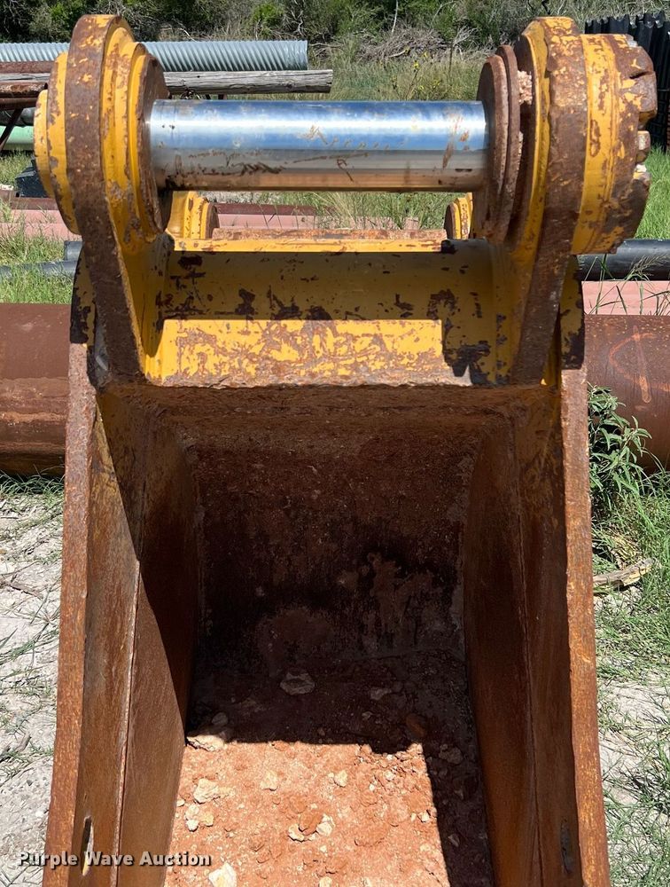 image for item LF9473 Caterpillar  excavator bucket