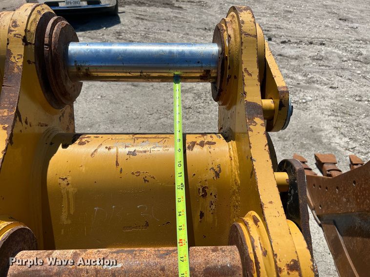 image for item LF9473 Caterpillar  excavator bucket