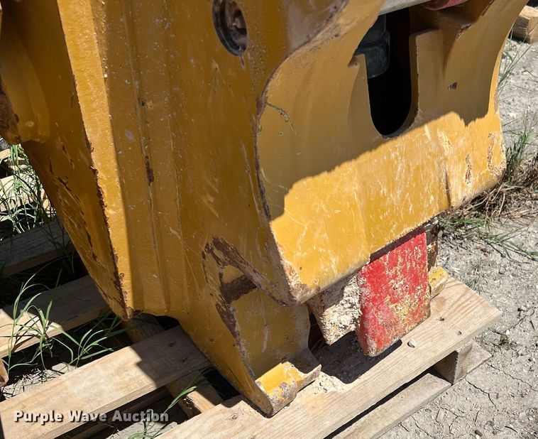 image for item LF9474 (2) Caterpillar excavator quick couplers