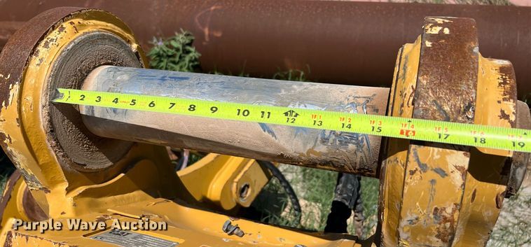 image for item LF9474 (2) Caterpillar excavator quick couplers