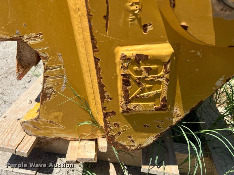 image for item LF9474 (2) Caterpillar excavator quick couplers