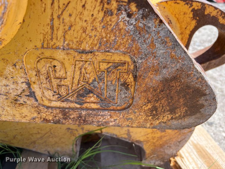 image for item LF9474 (2) Caterpillar excavator quick couplers