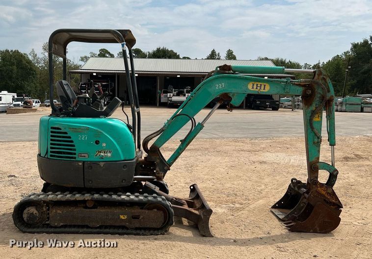 image for item LF9477 2015 IHI 25VX3  mini excavator