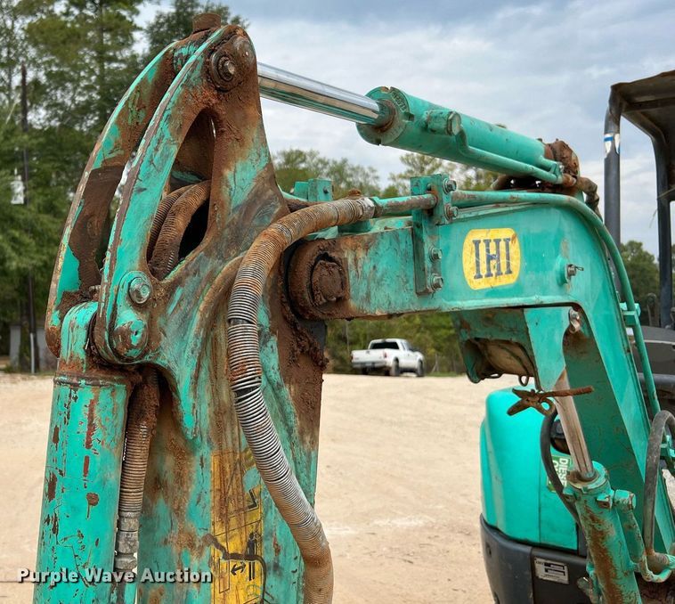 image for item LF9477 2015 IHI 25VX3  mini excavator