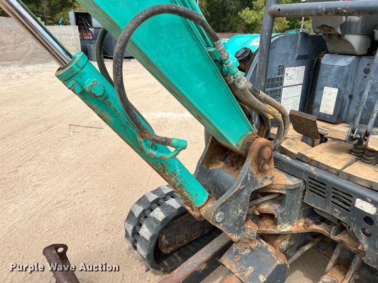image for item LF9477 2015 IHI 25VX3  mini excavator