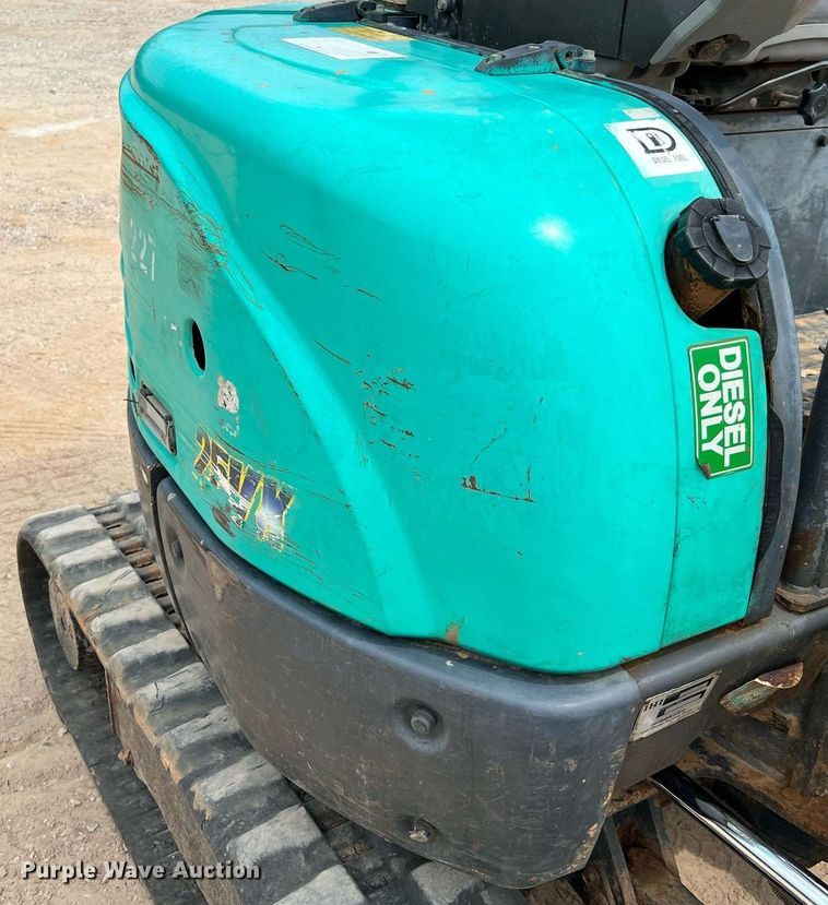 image for item LF9477 2015 IHI 25VX3  mini excavator