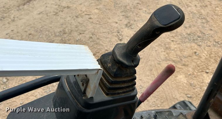 image for item LF9477 2015 IHI 25VX3  mini excavator