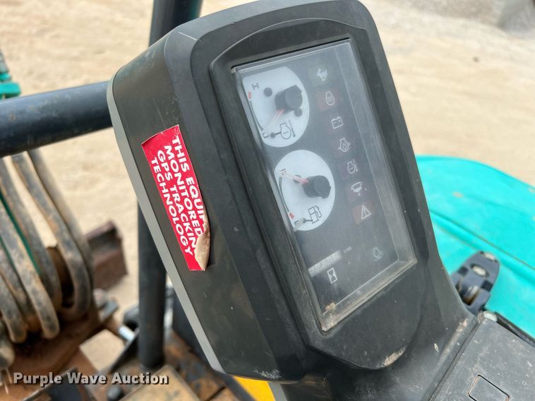 image for item LF9477 2015 IHI 25VX3  mini excavator