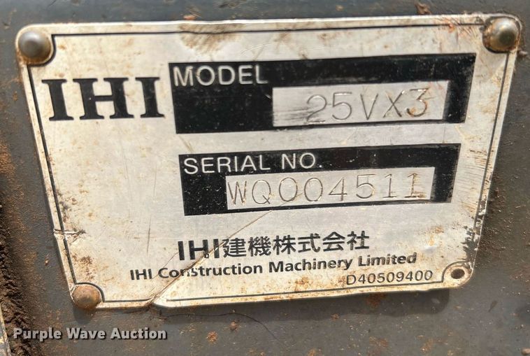 image for item LF9477 2015 IHI 25VX3  mini excavator