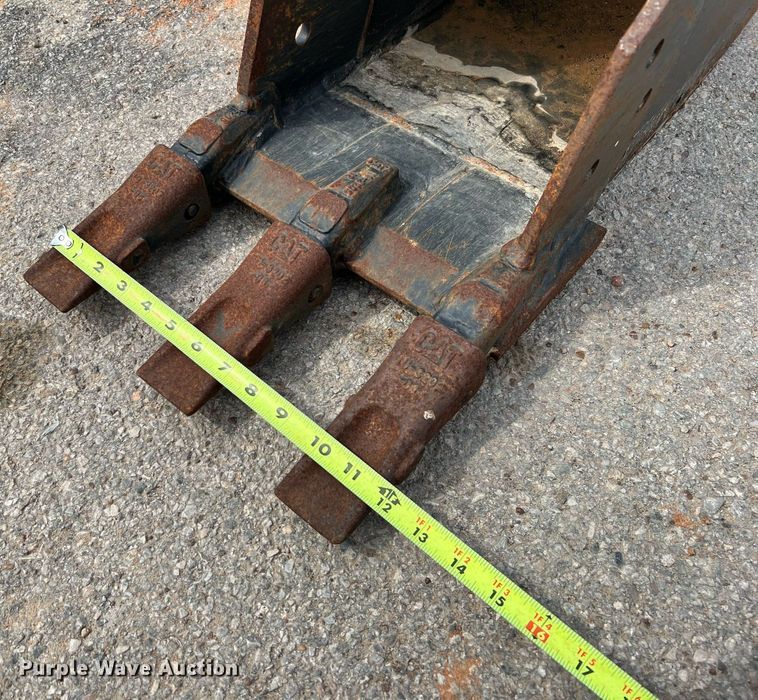 image for item LF9485 Caterpillar 464-9900  excavator bucket