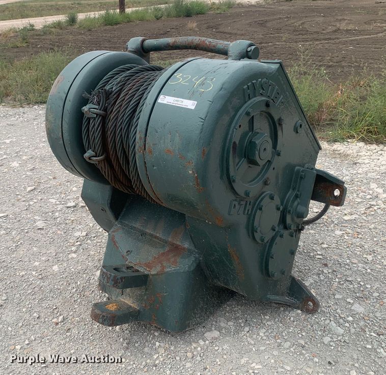 image for item LH9776 1966 Hyster D7H winch