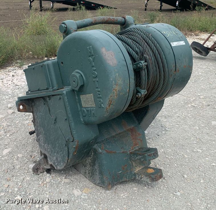 image for item LH9776 1966 Hyster D7H winch