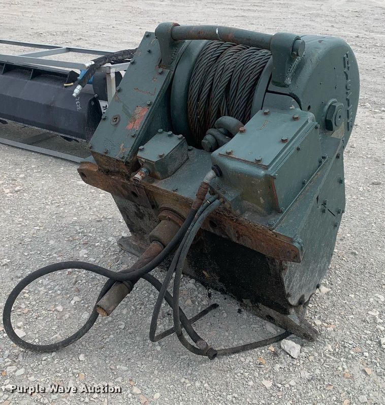 image for item LH9776 1966 Hyster D7H winch