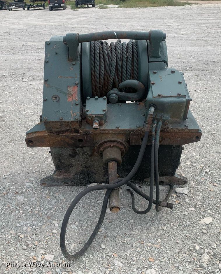 image for item LH9776 1966 Hyster D7H winch