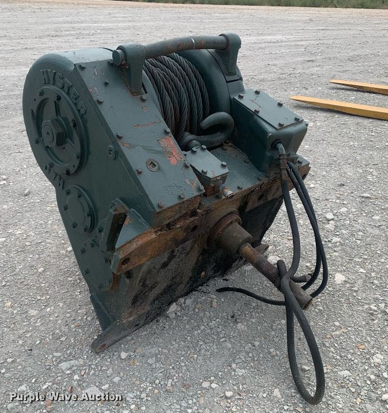 image for item LH9776 1966 Hyster D7H winch