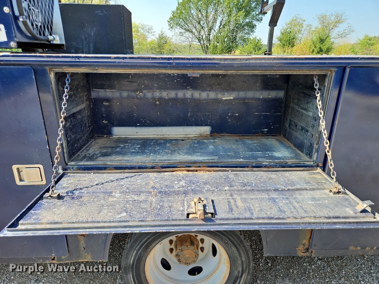 image for item LM9138 2008 Ford F450 Super Duty XLT  SuperCab utility / service truck