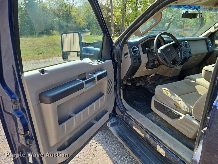 image for item LM9138 2008 Ford F450 Super Duty XLT  SuperCab utility / service truck