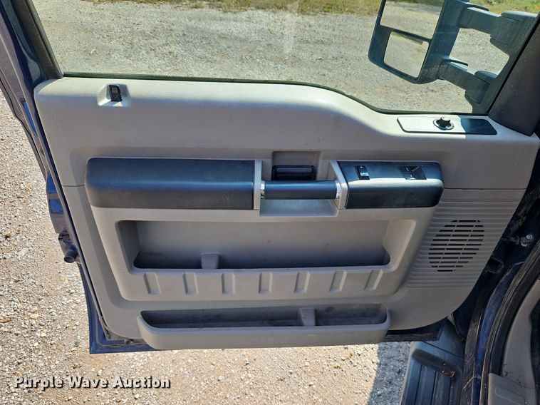 image for item LM9138 2008 Ford F450 Super Duty XLT  SuperCab utility / service truck