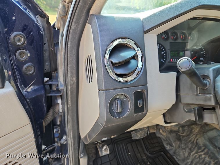 image for item LM9138 2008 Ford F450 Super Duty XLT  SuperCab utility / service truck