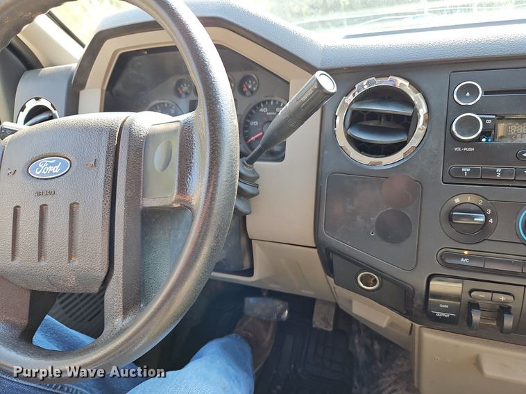 image for item LM9138 2008 Ford F450 Super Duty XLT  SuperCab utility / service truck