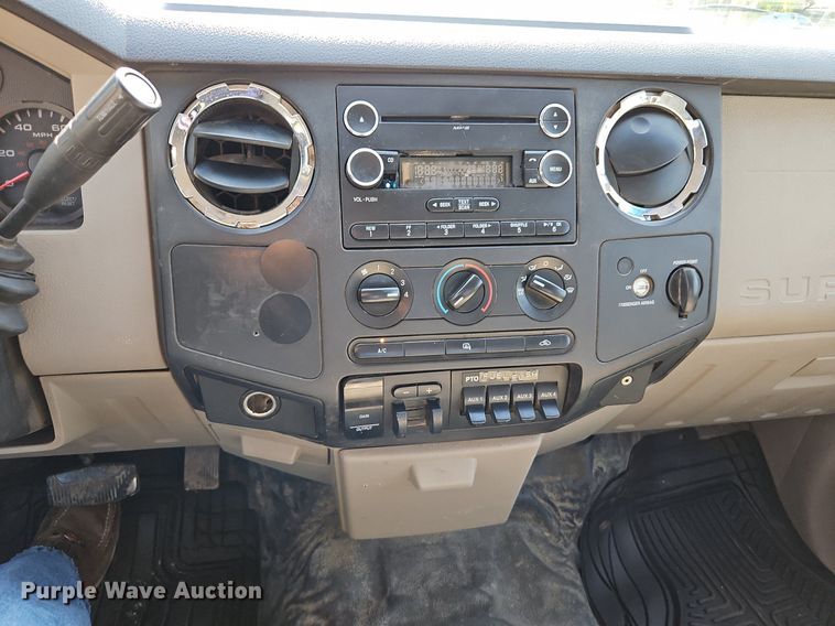 image for item LM9138 2008 Ford F450 Super Duty XLT  SuperCab utility / service truck