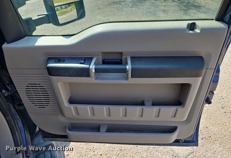 image for item LM9138 2008 Ford F450 Super Duty XLT  SuperCab utility / service truck