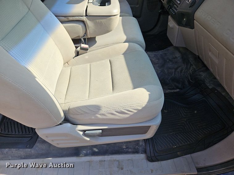 image for item LM9138 2008 Ford F450 Super Duty XLT  SuperCab utility / service truck